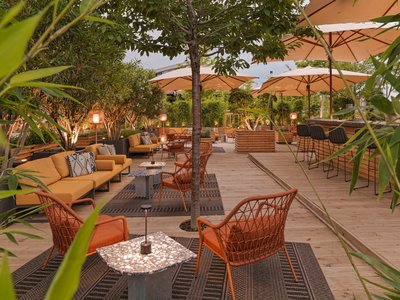 Neo Bar & Restaurant