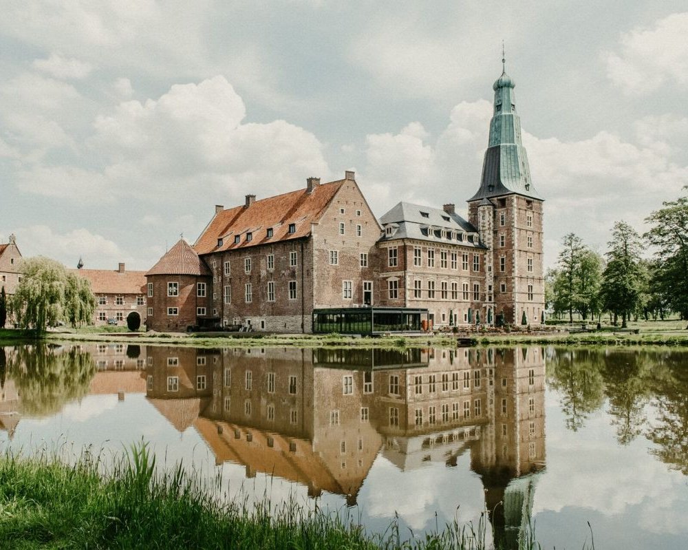Wasserschloss Raesfeld mit Schlossgraben