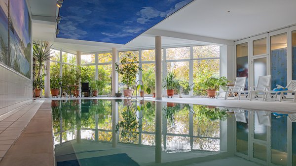 Schwimmbad im Bayerischen Hof Grünbach – Wellnessbereich für Hochzeitsgäste im Vogtland