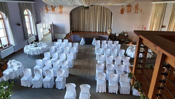 Freie Trauung im Festsaal des Bayerischen Hof Grünbach – Hochzeit im nahe Zwickau