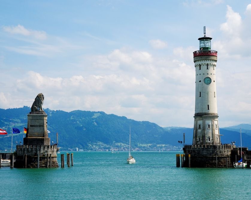 Lindauer Hafen mit Leuchtturm am Bodensee – traumhafte Kulisse für Hochzeiten und Fotoshootings