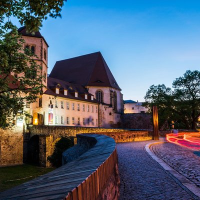 Romantische Burg Giebichenstein in Halle an der Saale bei Dämmerung