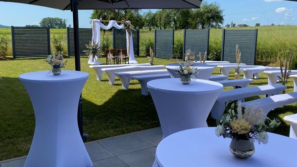 Freie Trauung im Grünen auf dem Gelände des Eventhaus Boger nahe Heilbronn.