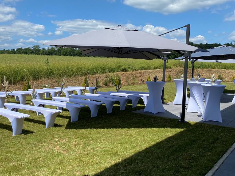 Bestuhlung für eine Hochzeitsfeier im Freien beim Eventhaus Boger bei Heilbronn.