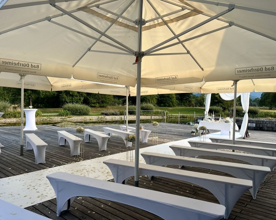 Freie Trauung auf der Terrasse der Hochzeitslocation Kultur und Bürgerhaus Denzlingen