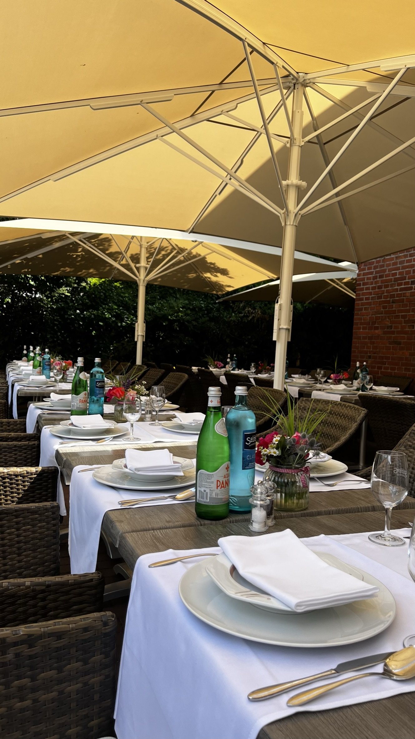 Hochzeitsfeier im Außenbereich des Hollenstedter Hofs – Hochzeitslocation in Hollenstedt