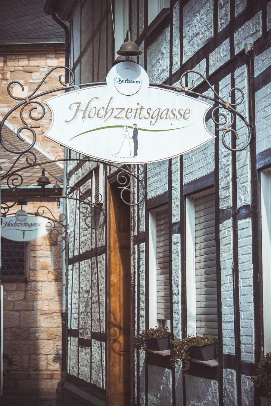 Romantische Hochzeitsgasse am Hotel-Restaurant Burbaum