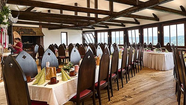 Hochzeitslocation Annie Finefood auf Burg Guttenberg