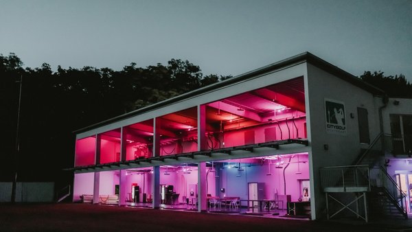 Hochzeitslocation CITYGOLF STUTTGART - Hochzeitslocation im Grünen und am Wasser