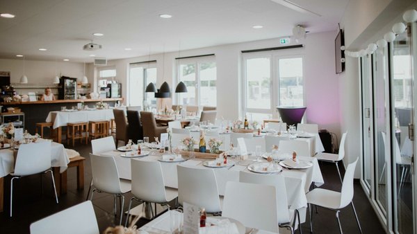 Hochzeitslocation CITYGOLF STUTTGART - Hochzeitslocation im Grünen und am Wasser