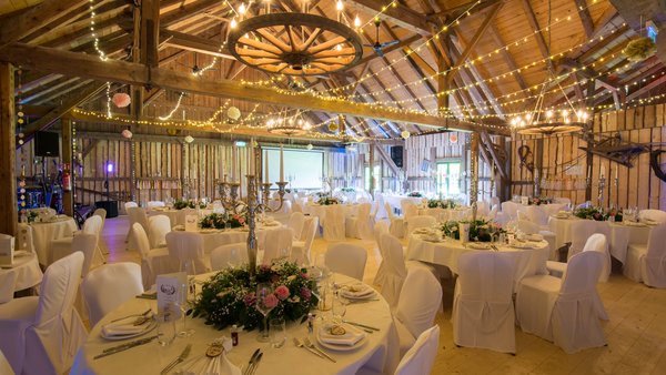 Hochzeitslocation EVENTSCHEUNE Wallenburg