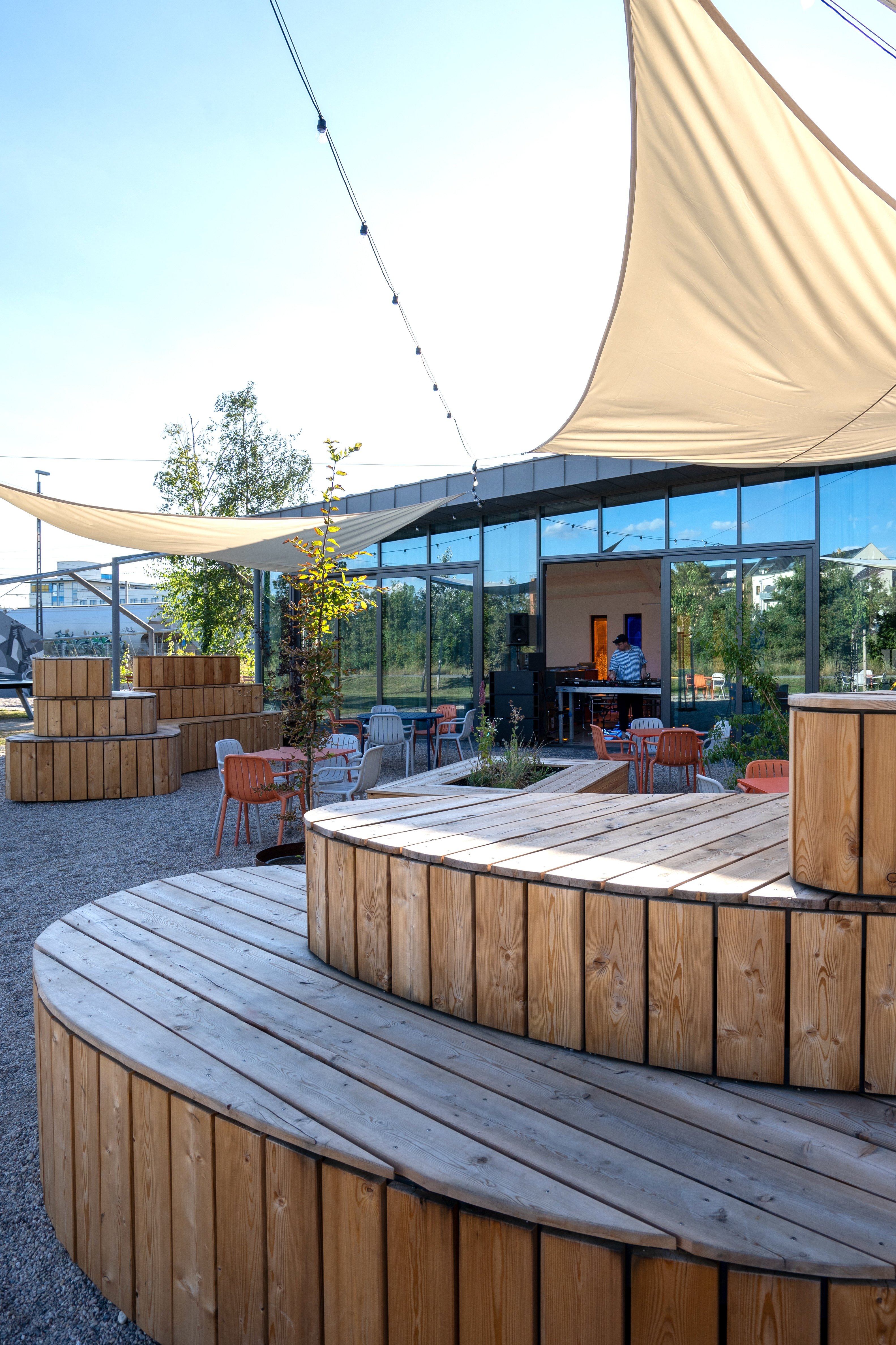 Hochzeitslocation Glasbau / Neue Welle