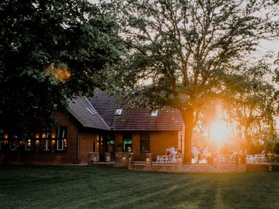 Häserhof Festsaal & Alte Schule