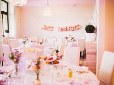 Häserhof Festsaal & Alte Schule