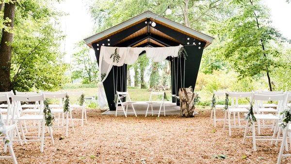 Hochzeitslocation Häserhof Festsaal & Alte Schule