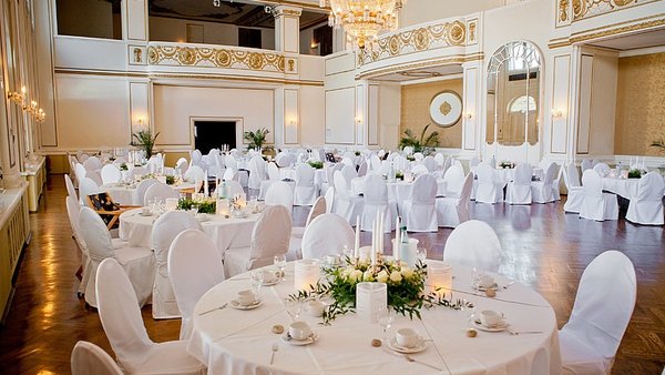 Hochzeitslocation Historischer Ballsaal im Parkhotel Dresden