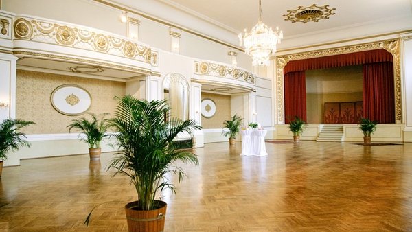 Hochzeitslocation Historischer Ballsaal im Parkhotel Dresden