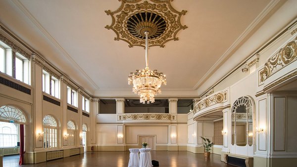 Hochzeitslocation Historischer Ballsaal im Parkhotel Dresden