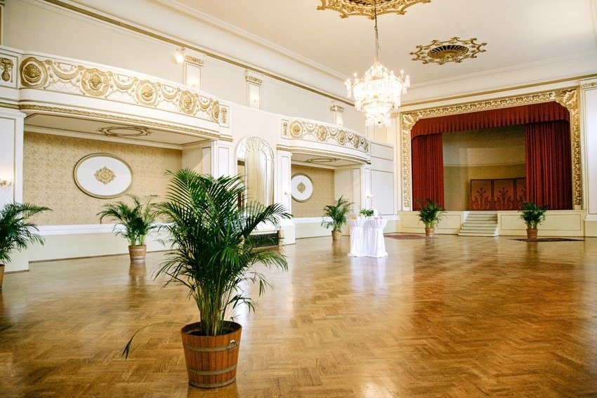 Hochzeitslocation Historischer Ballsaal im Parkhotel Dresden