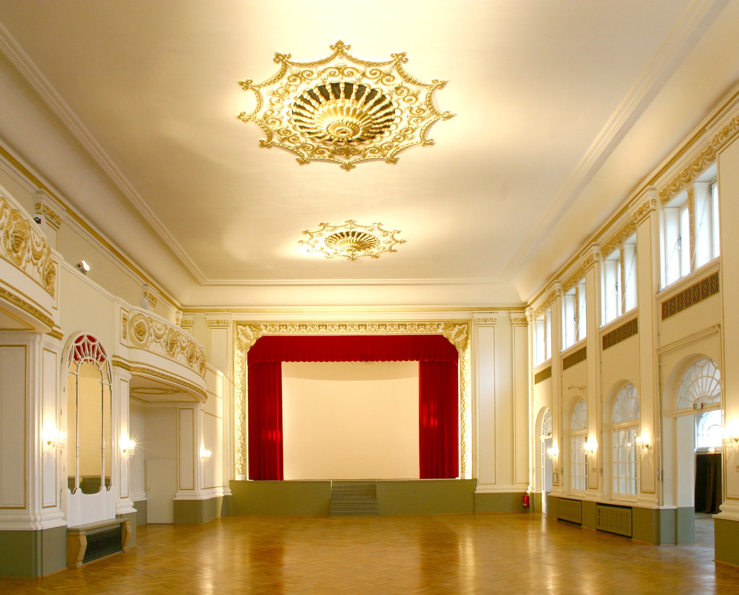Hochzeitslocation Historischer Ballsaal im Parkhotel Dresden