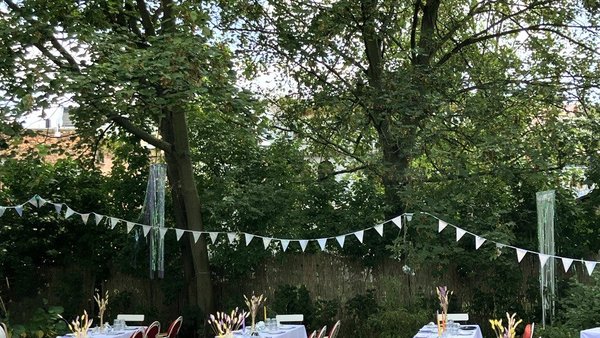 Hochzeitslocation Hostel & Garten Eden