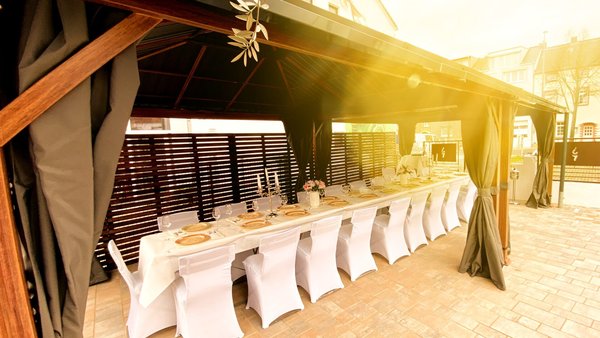 Hochzeitslocation Hotel und Restaurant Kolossos am Sporthafen am Rhein in Neuss-Düsseldorf