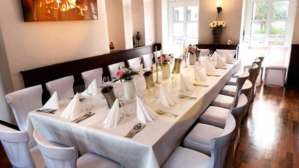 Hochzeitslocation Hotel und Restaurant Kolossos am Sporthafen am Rhein in Neuss-Düsseldorf