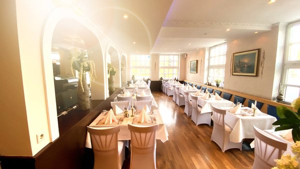 Hochzeitslocation Hotel und Restaurant Kolossos am Sporthafen am Rhein in Neuss-Düsseldorf