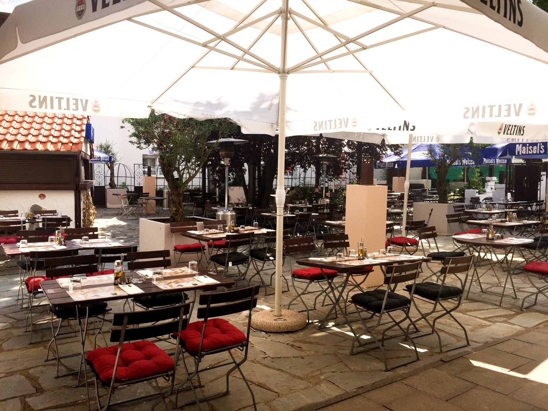 Hochzeitslocation Hotel und Restaurant Kolossos am Sporthafen am Rhein in Neuss-Düsseldorf