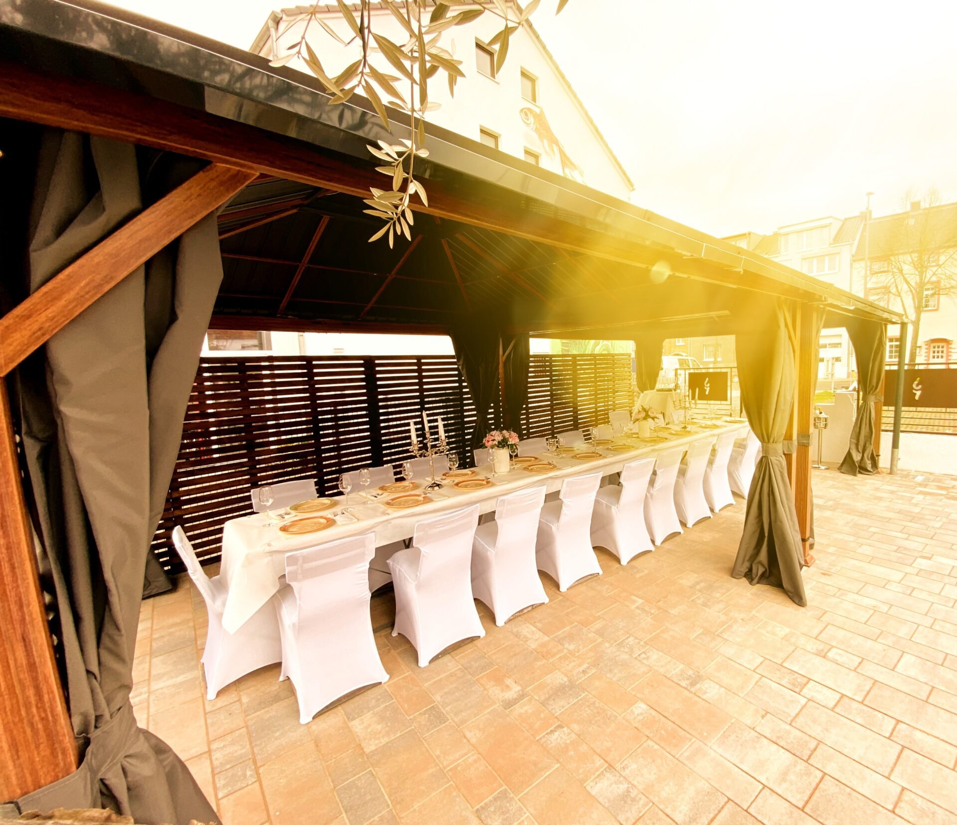 Hochzeitslocation Hotel und Restaurant Kolossos am Sporthafen am Rhein in Neuss-Düsseldorf