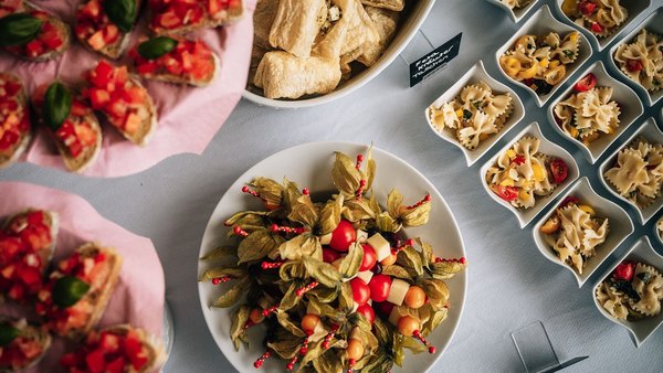 Hochzeitslocation Kastaniengrün Event-Catering-Lokation