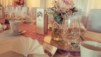 Hochzeitslocation Kastaniengrün Event-Catering-Lokation