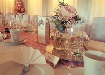 Hochzeitslocation Kastaniengrün Event-Catering-Lokation