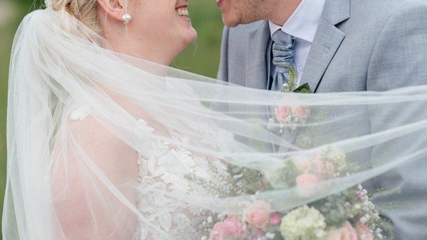 Hochzeitsfotograf Lina Stilla Photography - emotionale, zeitlose Hochzeitsreportagen