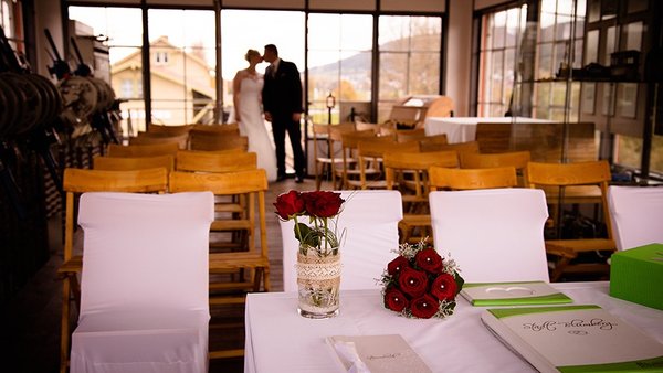 Hochzeitslocation "Mit Volldampf ins Glück" - Heiraten bei der Sauschwänzlebahn