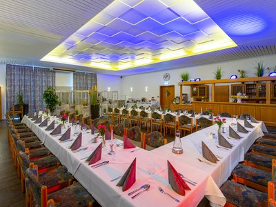 Restaurant & Landhotel "Zum Niestetal"