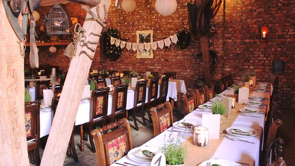 Hochzeitslocation Romantische Scheune im Weingut Leo Sauer