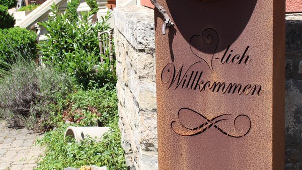 Hochzeitslocation Romantische Scheune im Weingut Leo Sauer