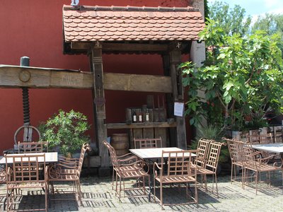 Romantische Scheune im Weingut Leo Sauer