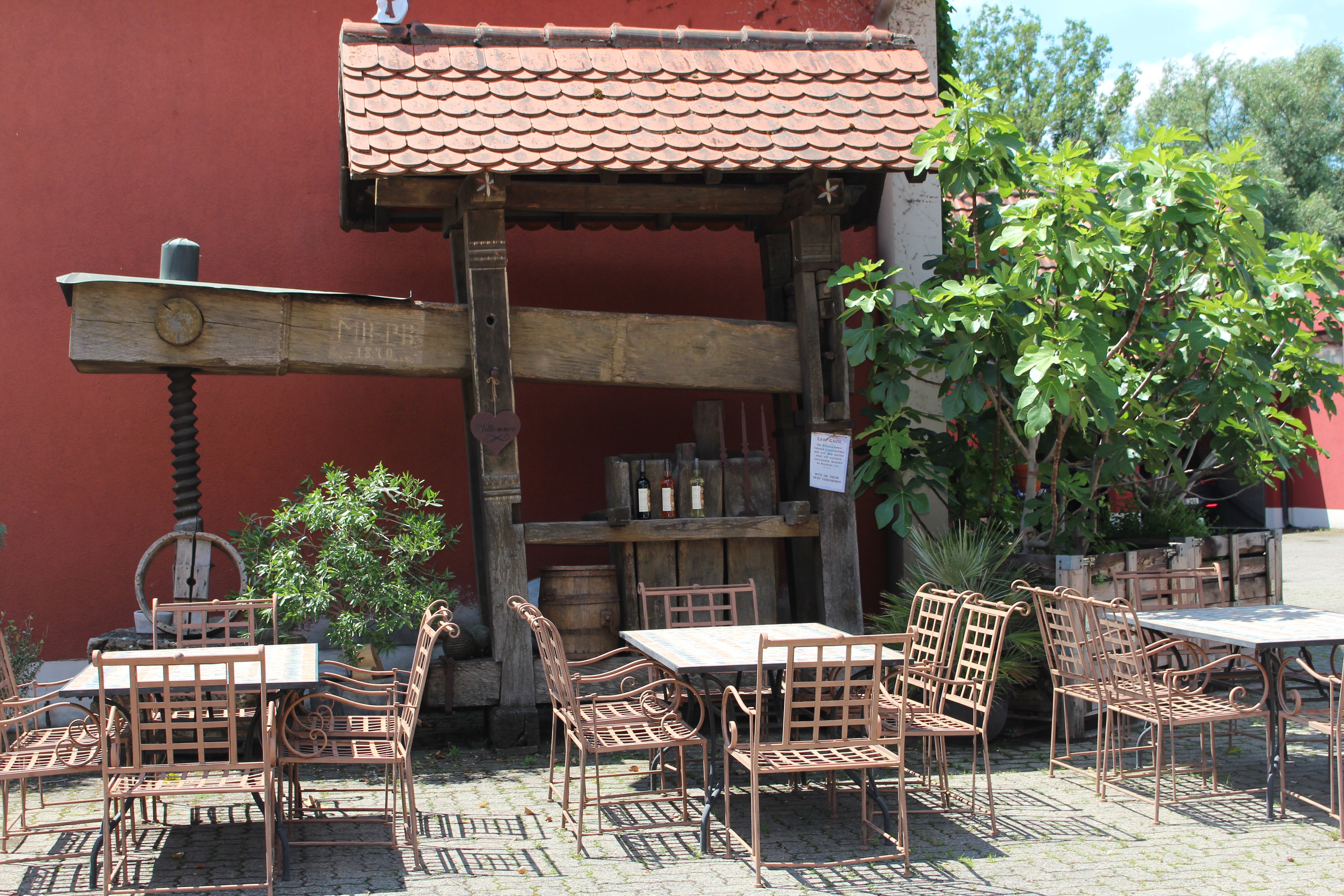 Hochzeitslocation Romantische Scheune im Weingut Leo Sauer