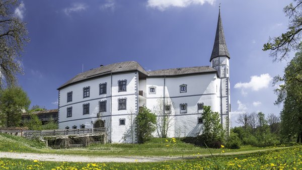 Hochzeitslocation Schloss und Marstall Pertenstein
