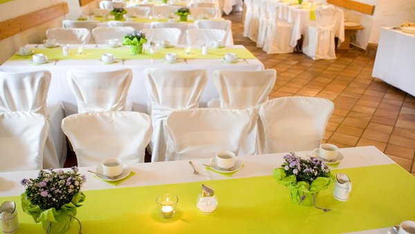 Hochzeitslocation Schloss und Marstall Pertenstein