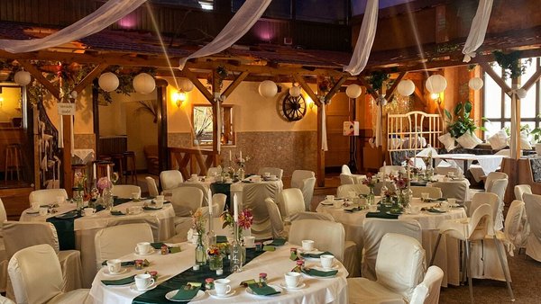 Hochzeitslocation Simon Wildetaube