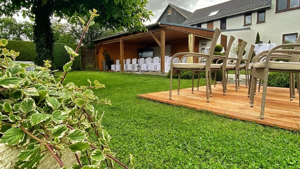 Hochzeitslocation Simon Wildetaube