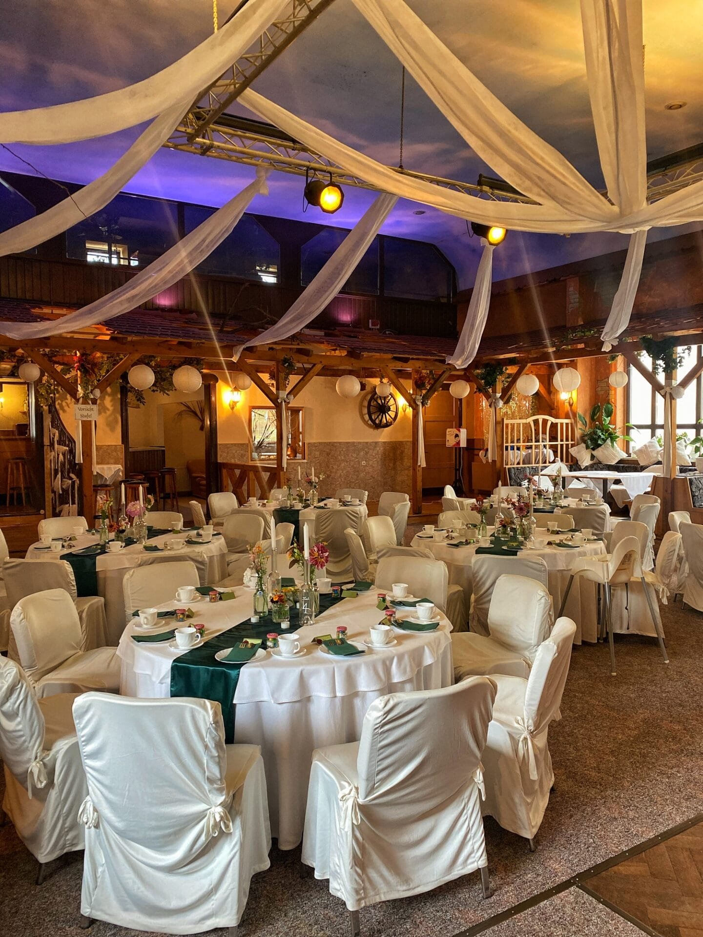 Hochzeitslocation Simon Wildetaube