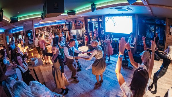 Hochzeitslocation SportsAlm (B´moovd)