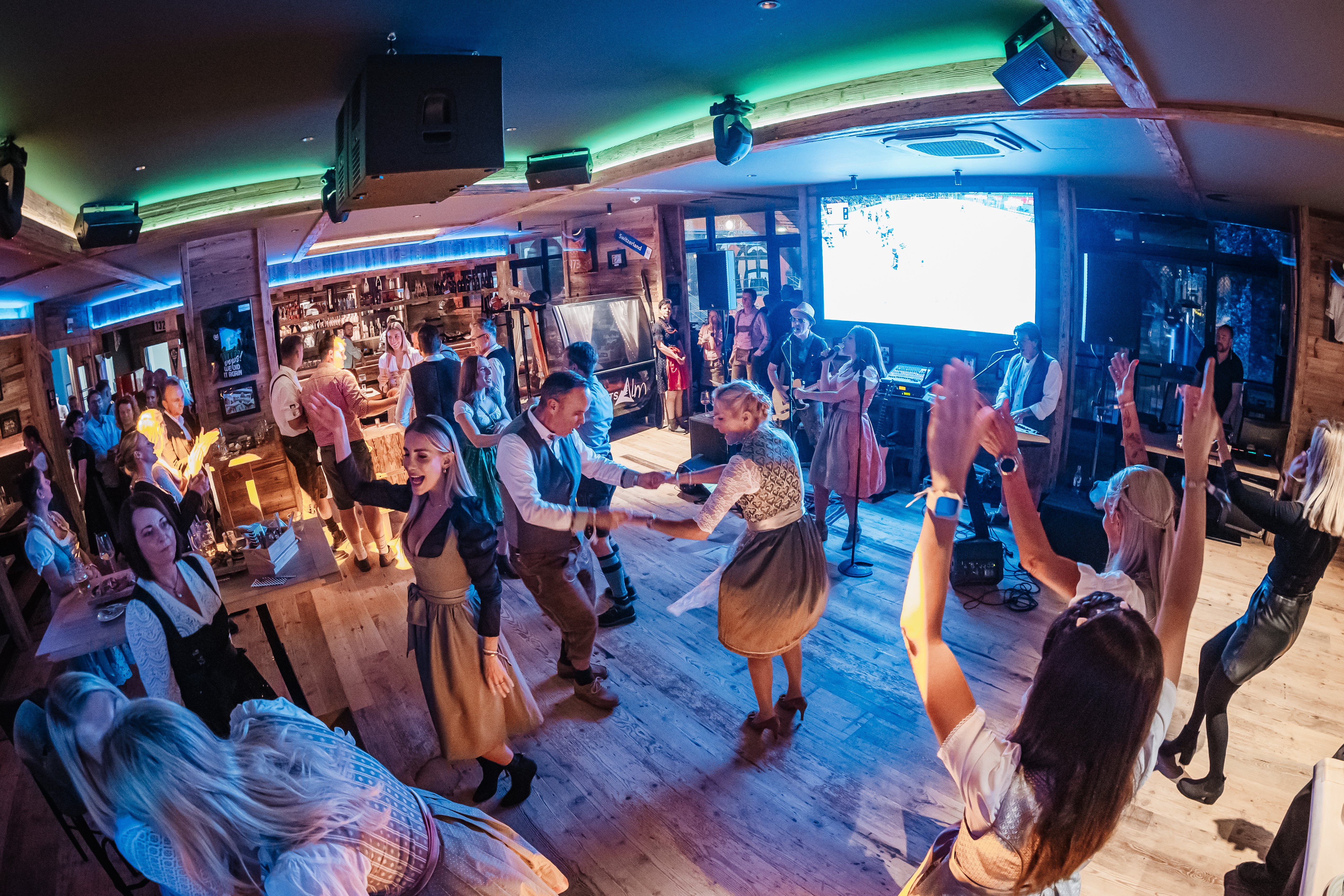 Hochzeitslocation SportsAlm (B´moovd)