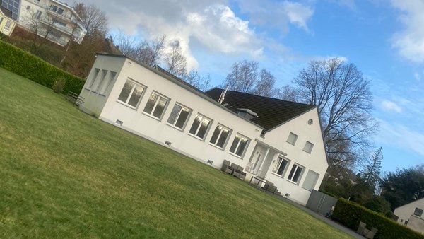 Hochzeitslocation Villa für Hochzeitsfeier direkt in erster Reihe am Baldeneysee