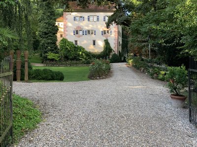 Weingut Graf Adelmann Burg Schaubeck