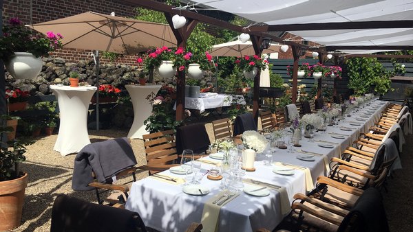 Hochzeitslocation Weinhof Voosen Restaurant & Weinbar